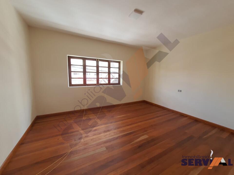 3-thumbnail-amplia-casa-en-venta-en-ladislao-cabrera