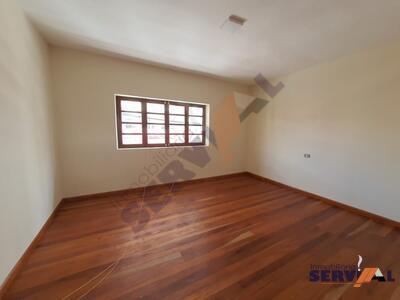 amplia-casa-en-venta-en-ladislao-cabrera