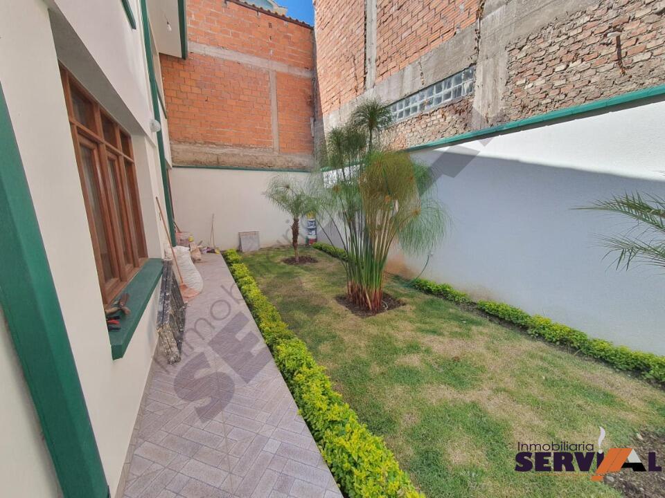 12-thumbnail-amplia-casa-en-venta-en-ladislao-cabrera