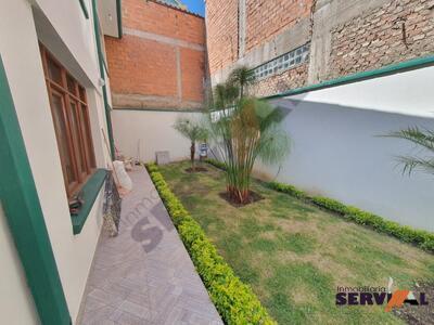amplia-casa-en-venta-en-ladislao-cabrera