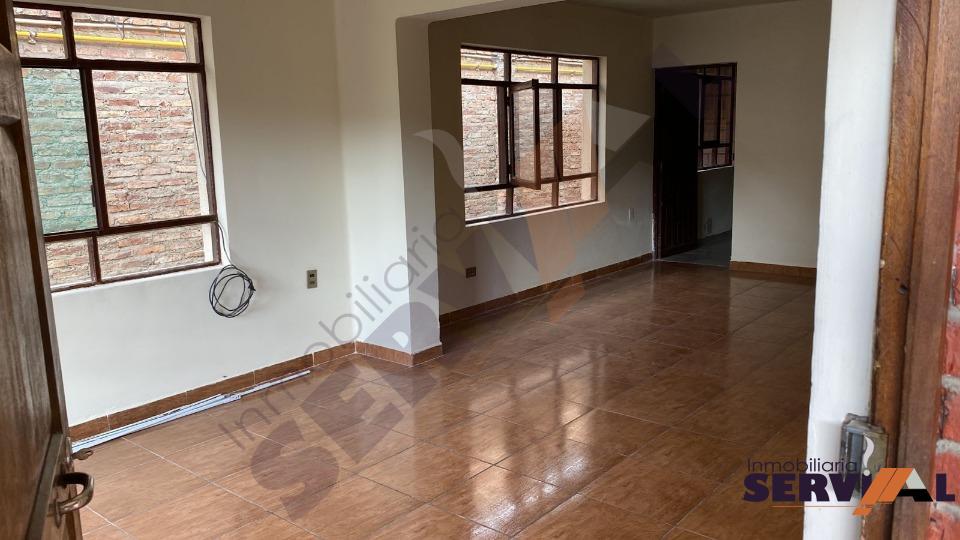 2-thumbnail-casa-independiente-en-alquiler-inmediaciones-av-melchor-perez