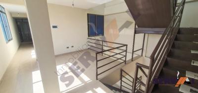 hermosa-casa-minimalista-3-plantas-km-6